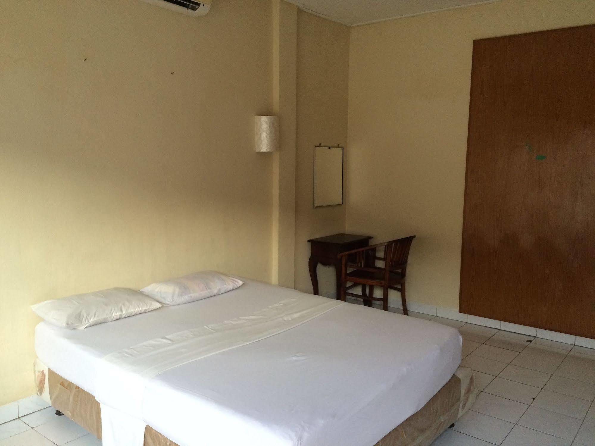 Rita Za Hotel Kuta Lombok Esterno foto